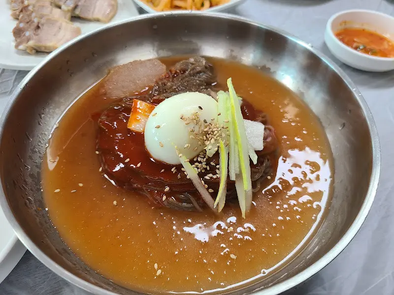 반냉면