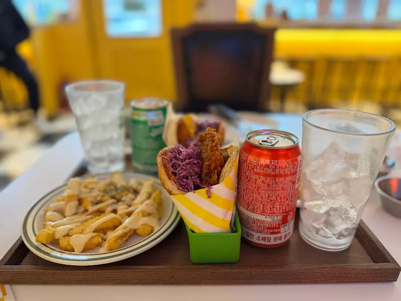 칠리 치즈 프라이즈