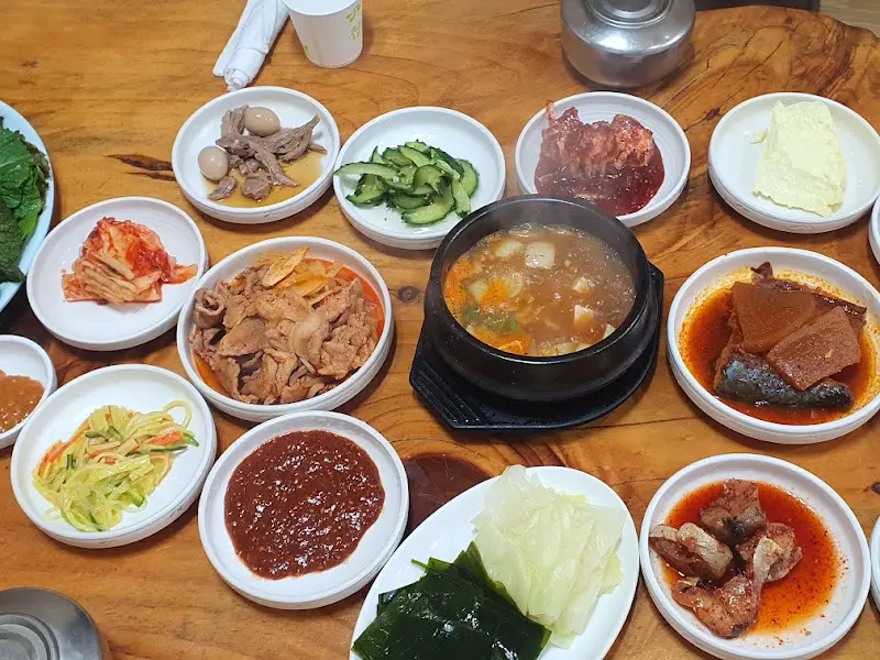 정원약초쌈밥 전체 상차림