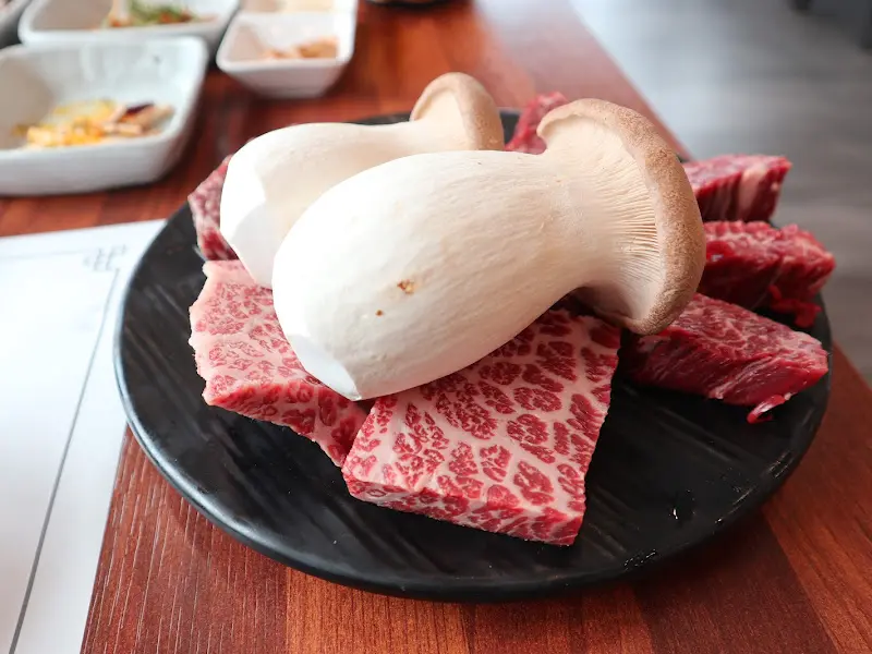 한우와 버섯