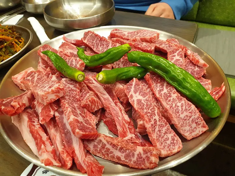 푸짐한 양볶음밥