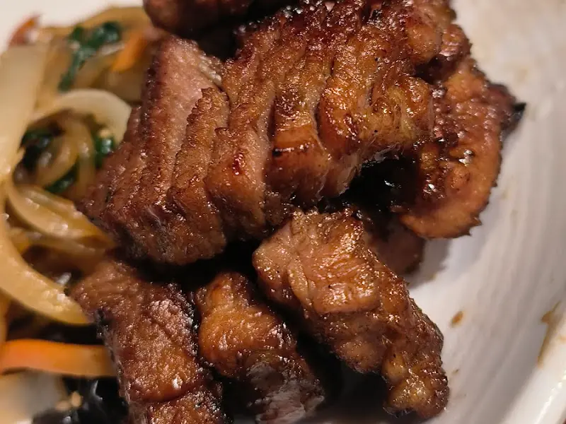 잘 구워진 돼지갈비