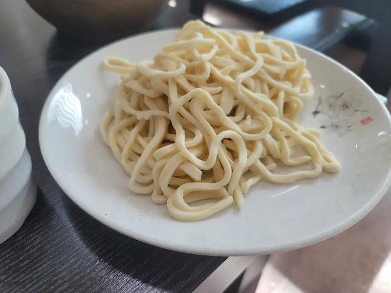 탱글탱글한 칼국수 면발