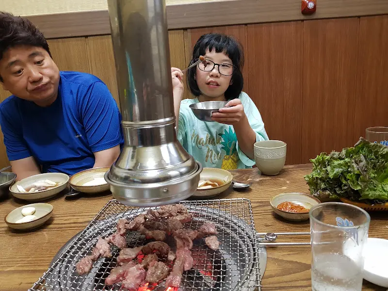 고기 굽는 모습