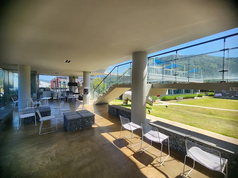 카페 내부 좌석