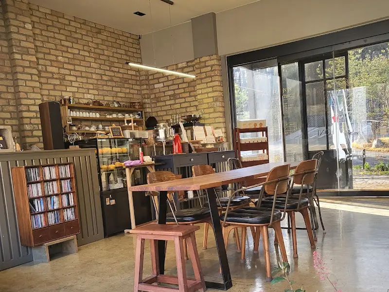 카페 내부 인테리어