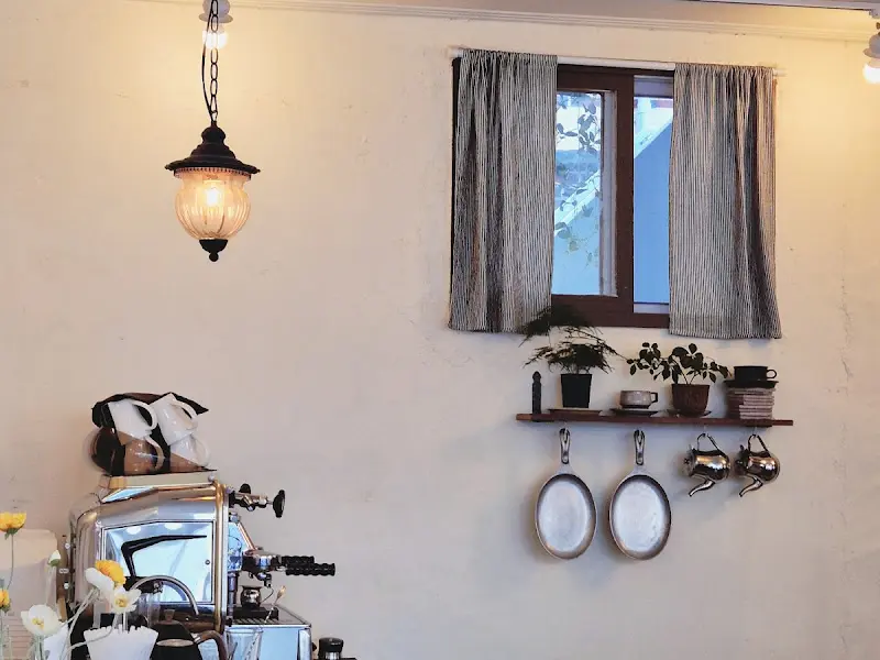 카페 내부 인테리어