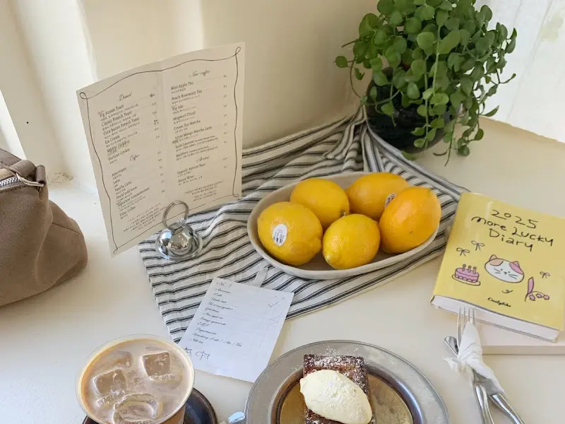 프렌치 토스트와 음료