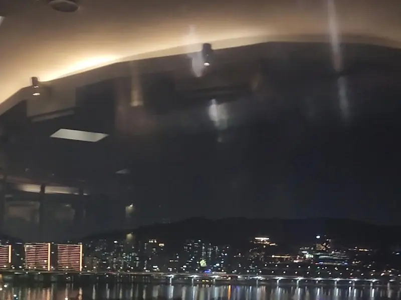 메종 드 플레터에서 바라본 한강 야경