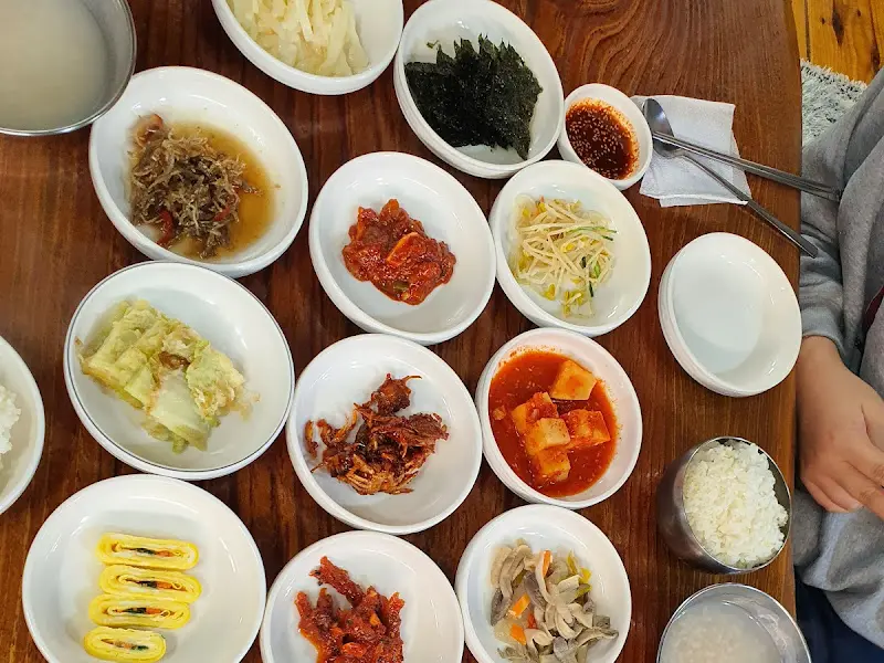 푸짐한 반찬 한 상 차림