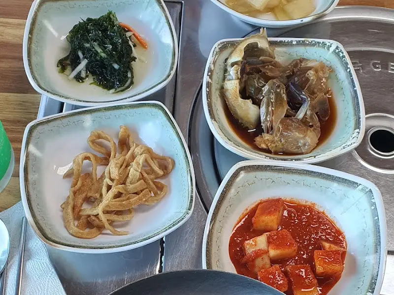 용천식당 내부