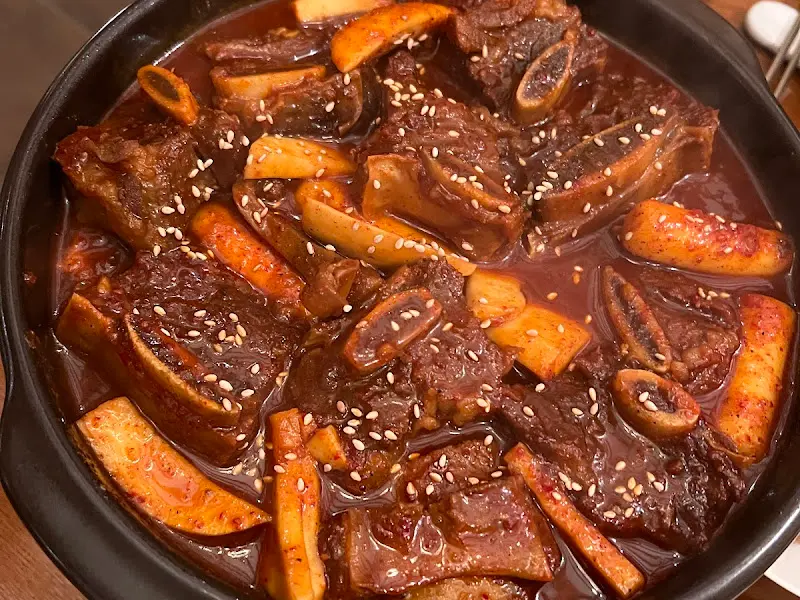 윤기 좔좔 갈비찜