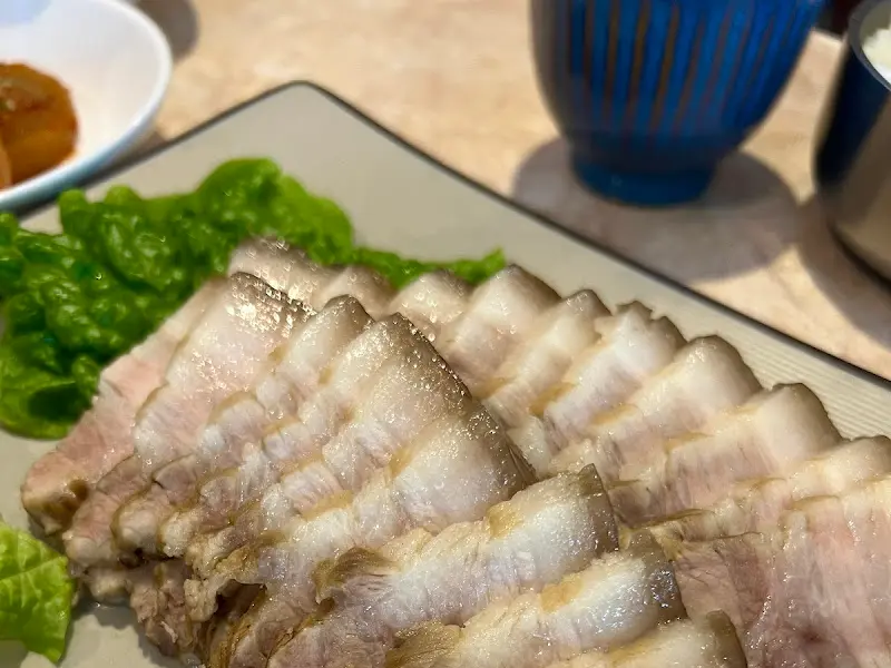 윤기가 흐르는 수육