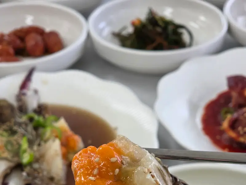 가지런히 놓인 반찬들