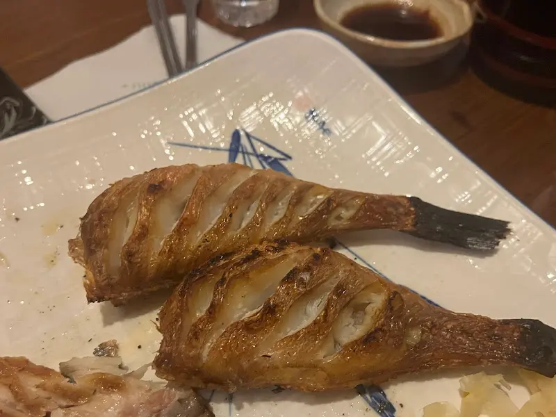 노릇하게 구워진 생선구이