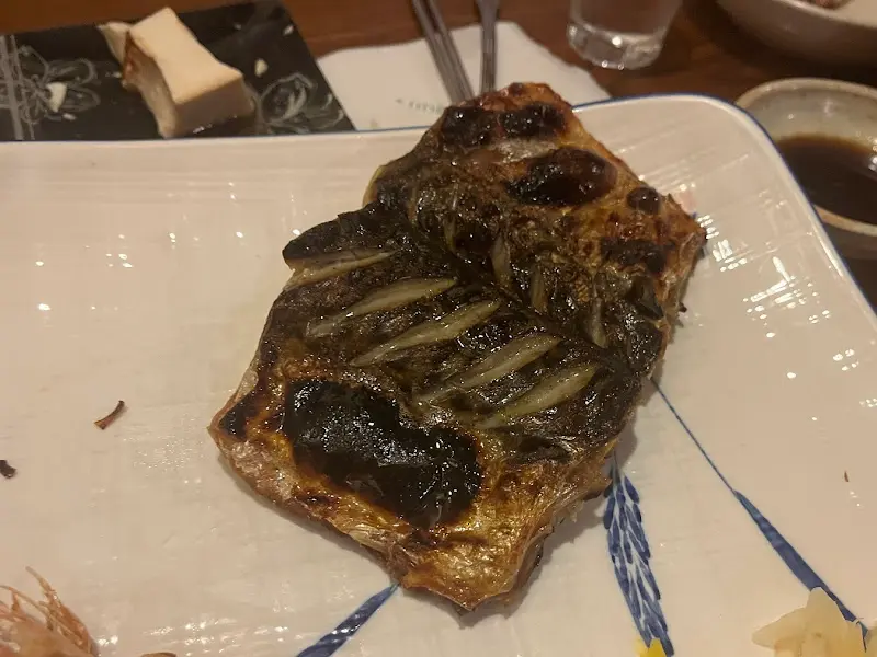 윤기가 자르르 흐르는 생선구이