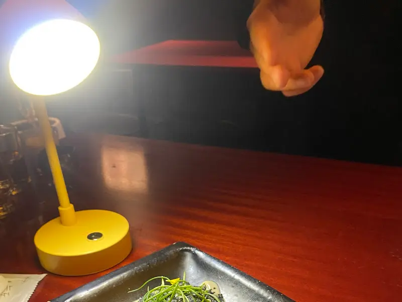 노란 스탠드 조명