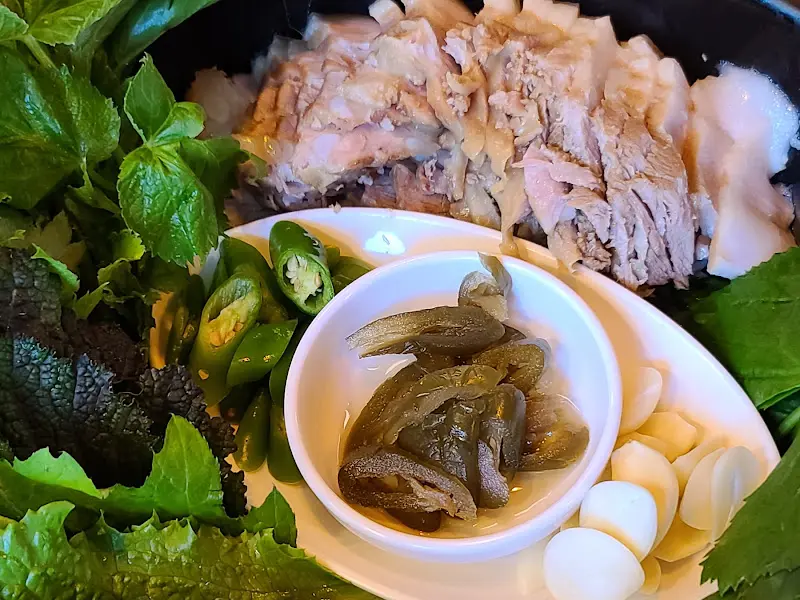 윤기가 흐르는 수육