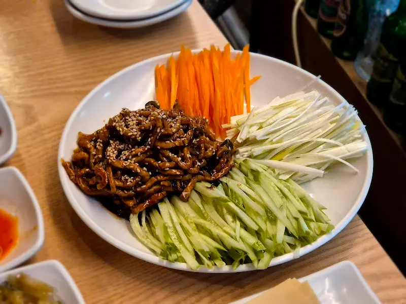 윤기가 흐르는 꿔바로우