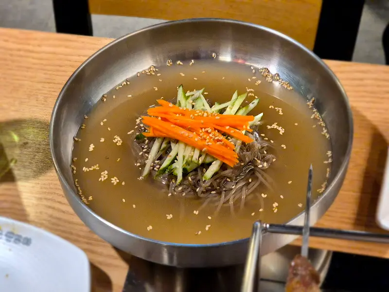 살얼음이 동동 뜬 냉면