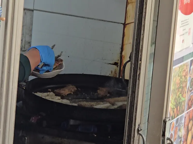 생선 굽는 모습