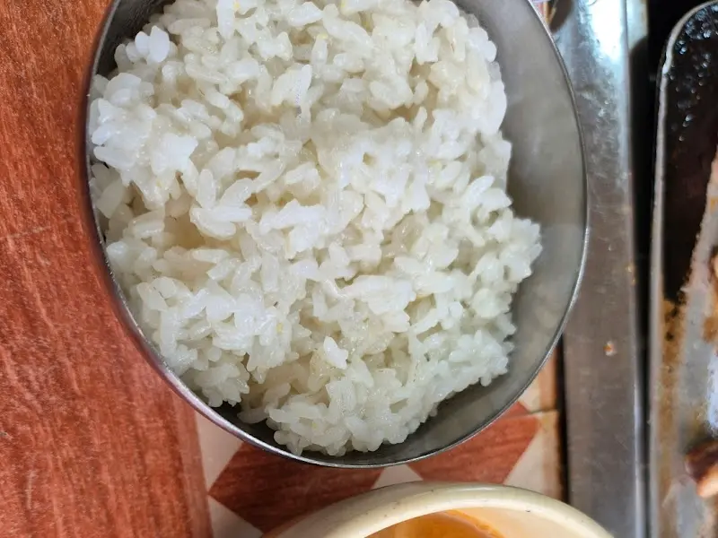 윤기가 좔좔 흐르는 밥