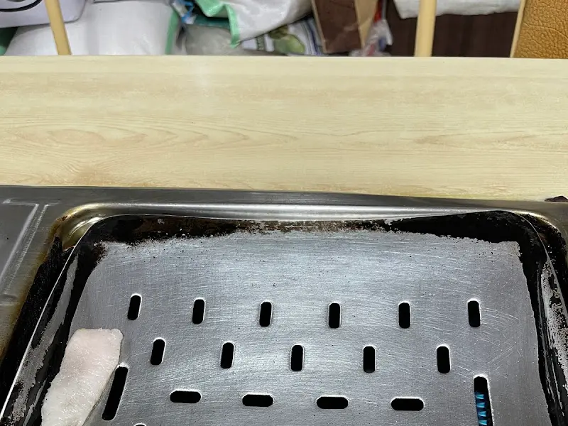 세월의 흔적이 느껴지는 불판