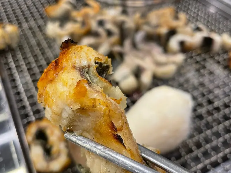 노릇노릇 구워진 장어 한 점