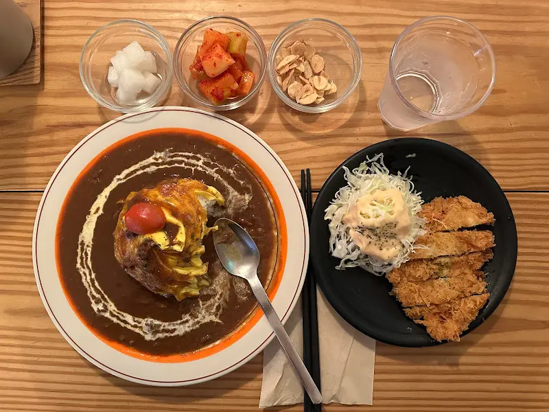 모루식당 테이블 세팅