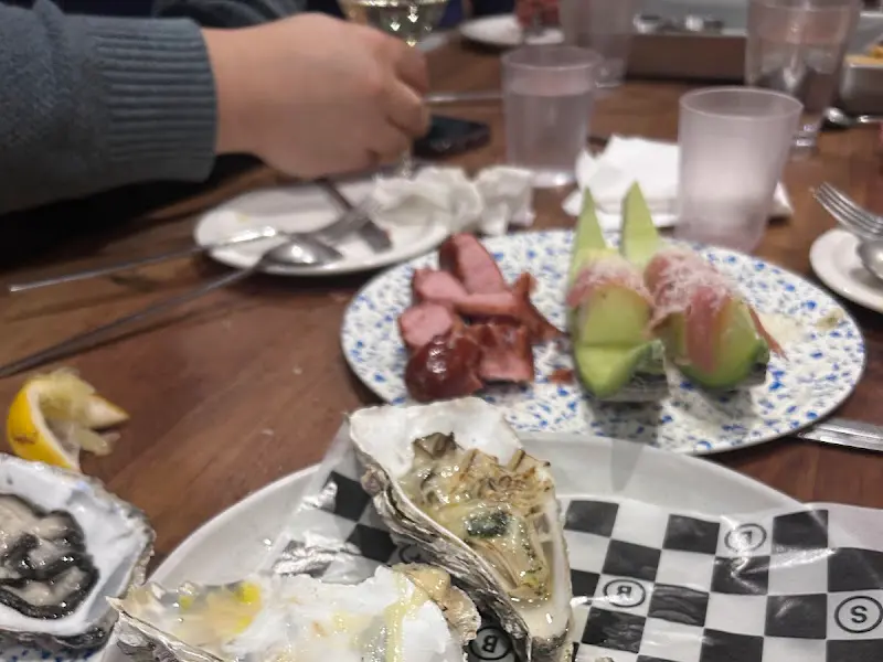 다양한 안주와 와인