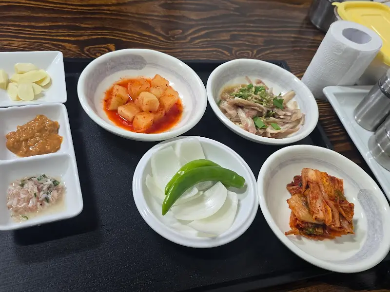 순광식당의 다양한 밑반찬