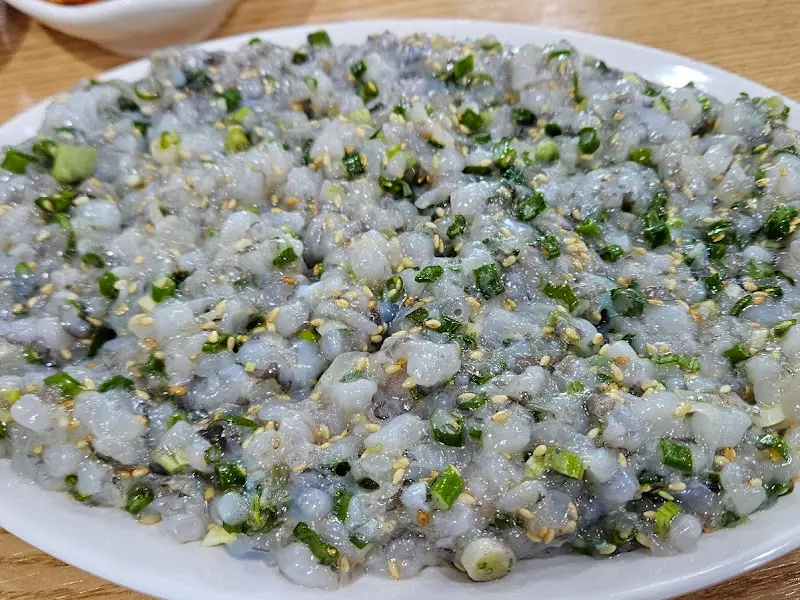 싱싱한 산낙지 탕탕이