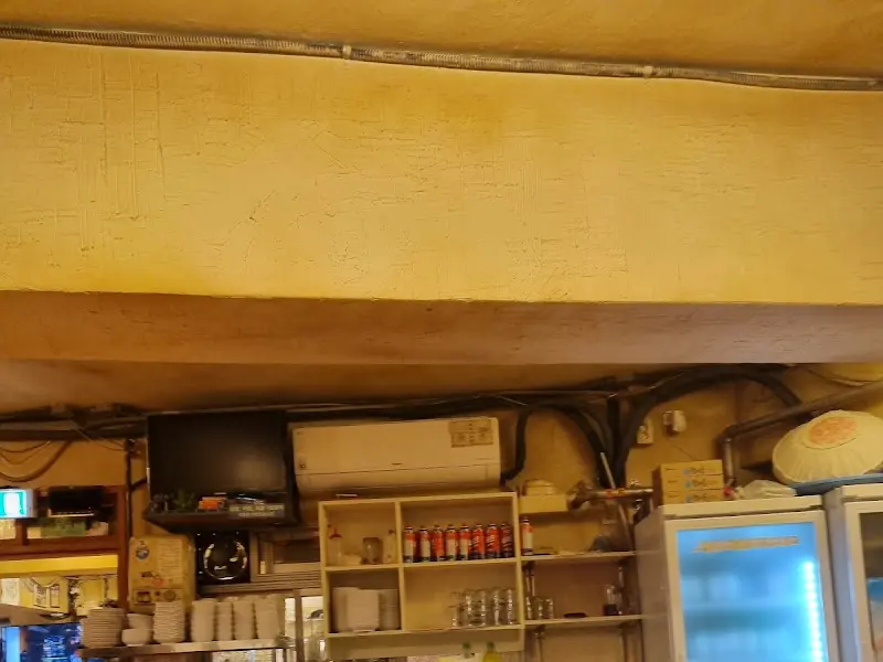 세월의 흔적이 느껴지는 천장