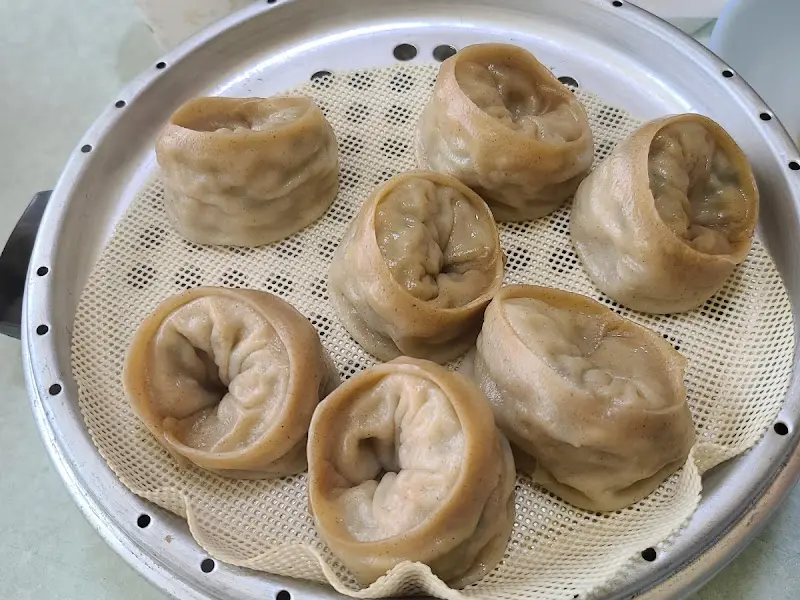 찜기에 쪄서 나온 꿩만두