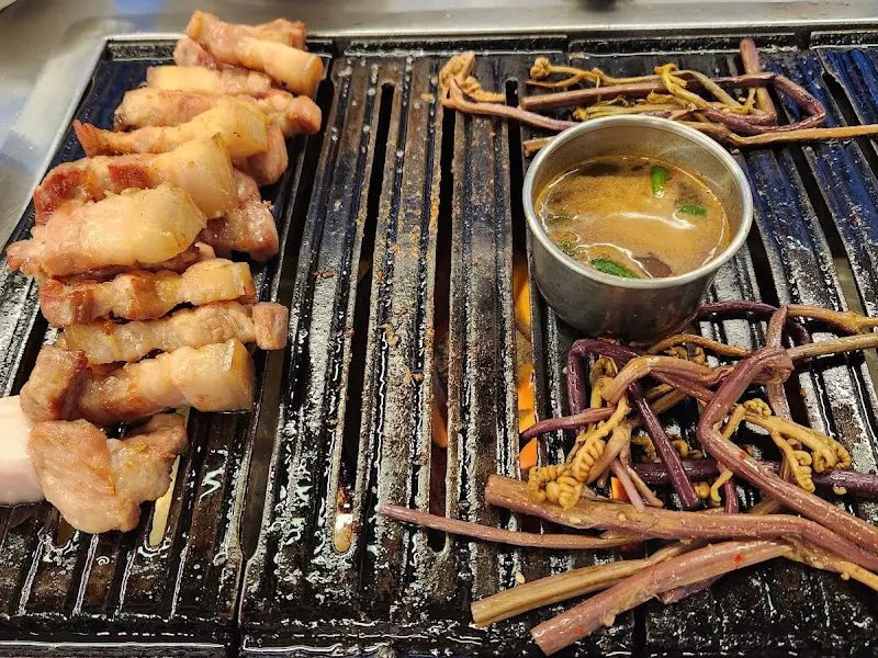 잘 익은 흑돼지