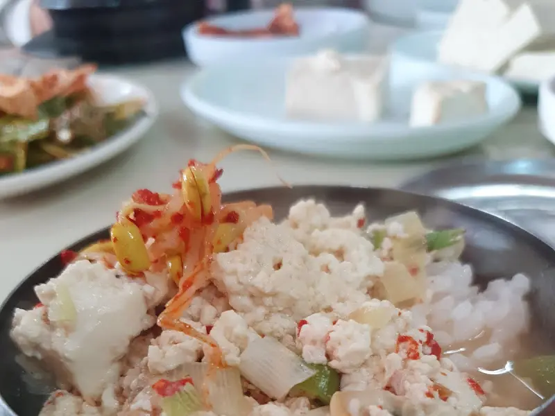 순두부와 콩나물, 김치의 조화