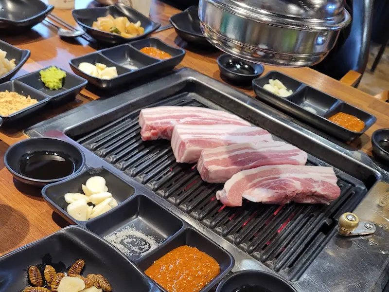 불판 위의 오겹살