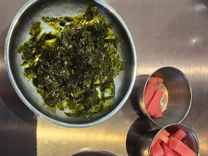 밥과 김가루, 단무지