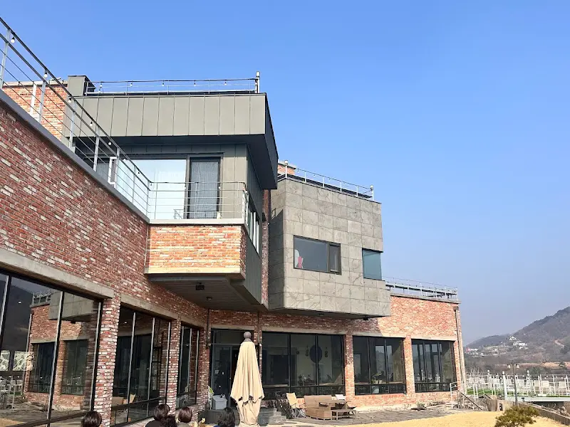 미턴밸트 카페 외관