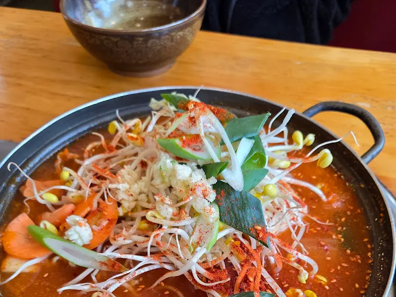 보글보글 끓는 김치찌개