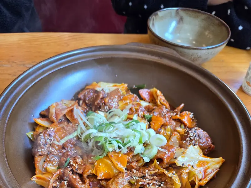 윤기 자르르 흐르는 제육볶음