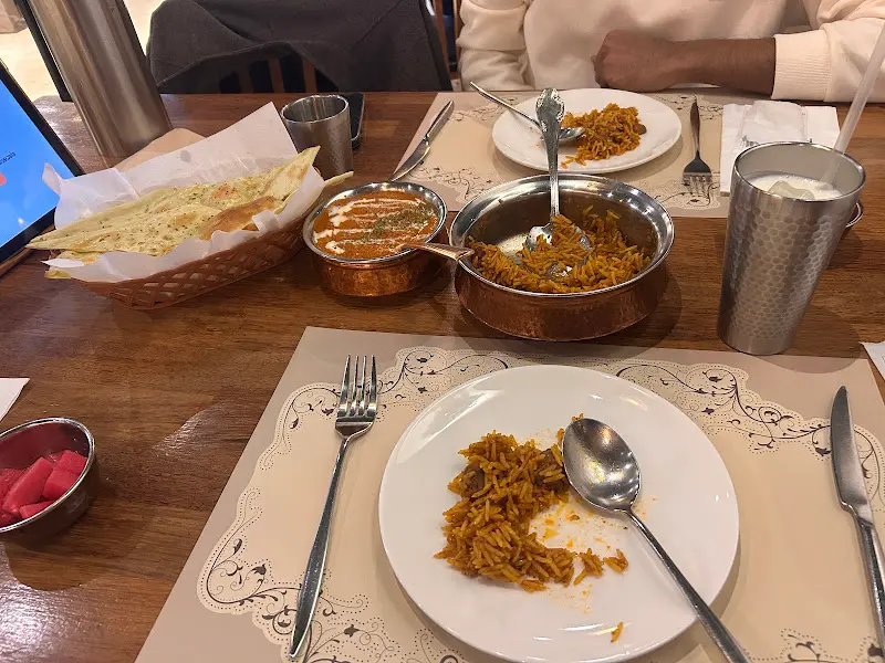 푸나왈라 테이블 세팅