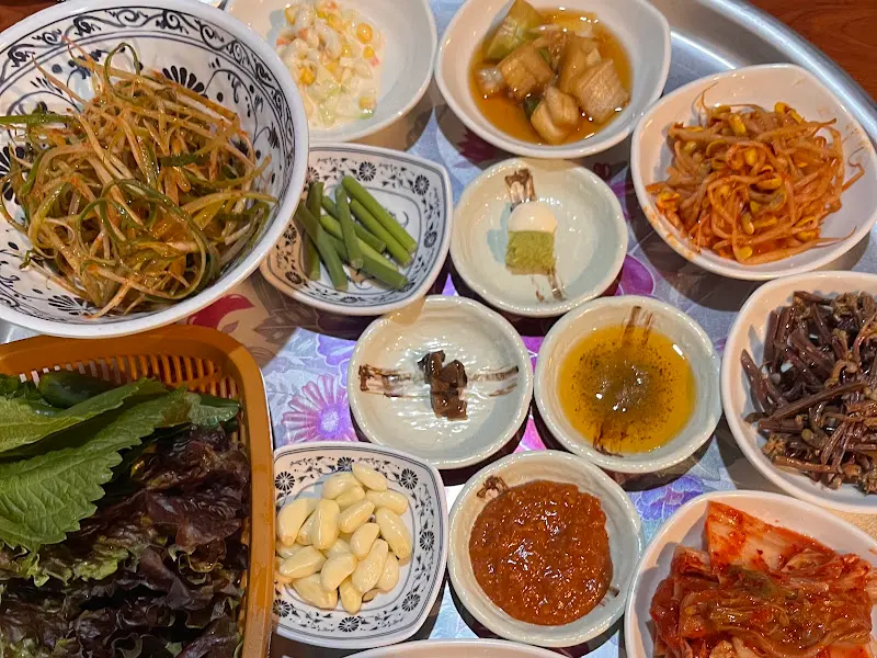 푸짐한 밑반찬 2