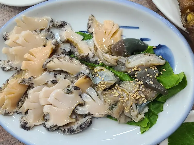 싱싱한 전복회 클로즈업