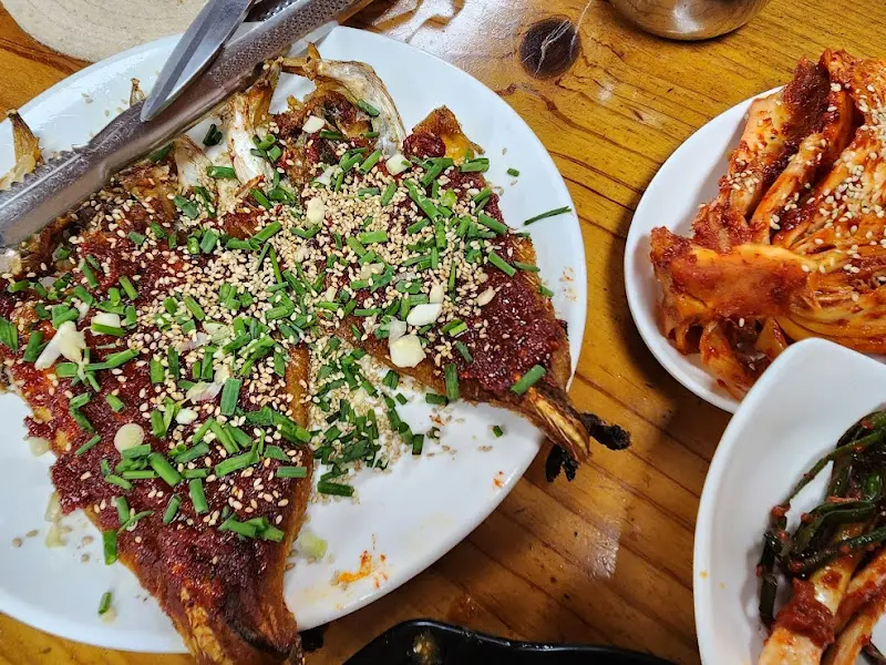 구수한 냄새가 나는 생선구이