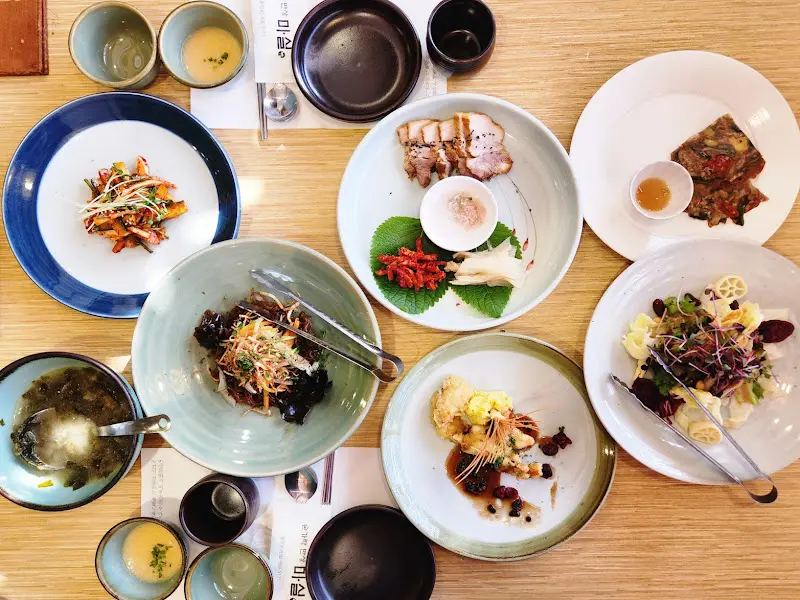 정갈하게 차려진 한 상 차림