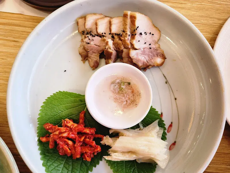 윤기가 흐르는 약선 보쌈