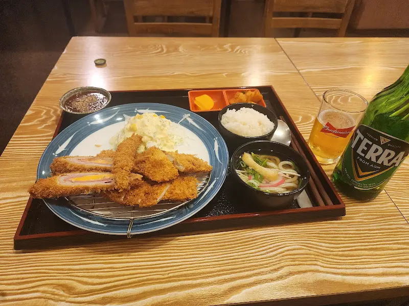 분청마루 돈가스 한 상 차림