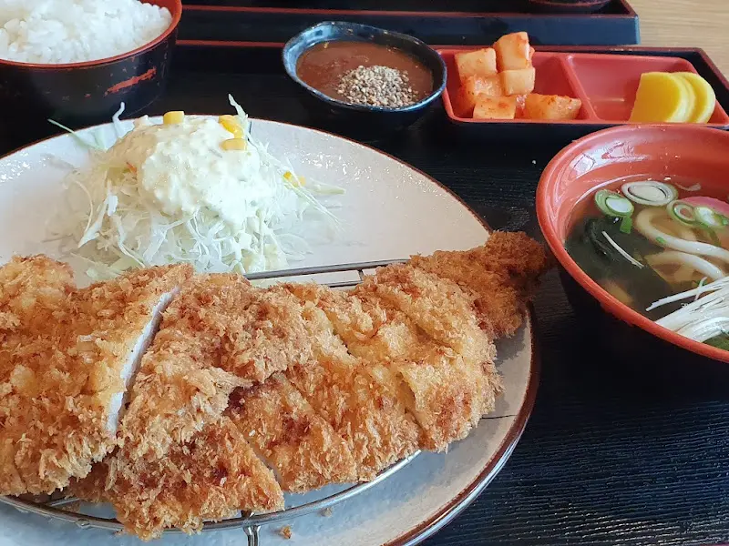 분청마루 돈가스 단면