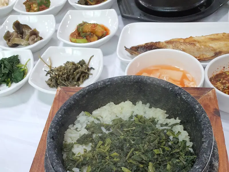 곤드레돌솥밥 정식 한 상 차림
